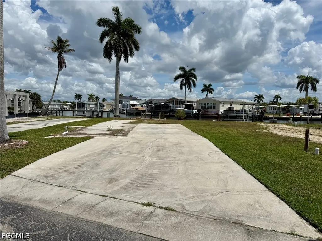 52 Doubloon Way Fort Myers Beach FL 33931