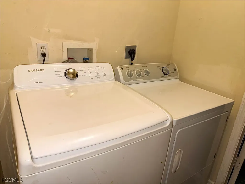 3714 5th Street SW Lehigh Acres FL 33976