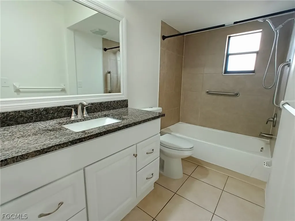 630-636 SE 13th Place Cape Coral FL 33990