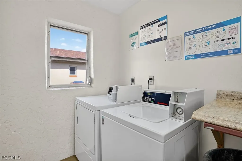630-636 SE 13th Place Cape Coral FL 33990
