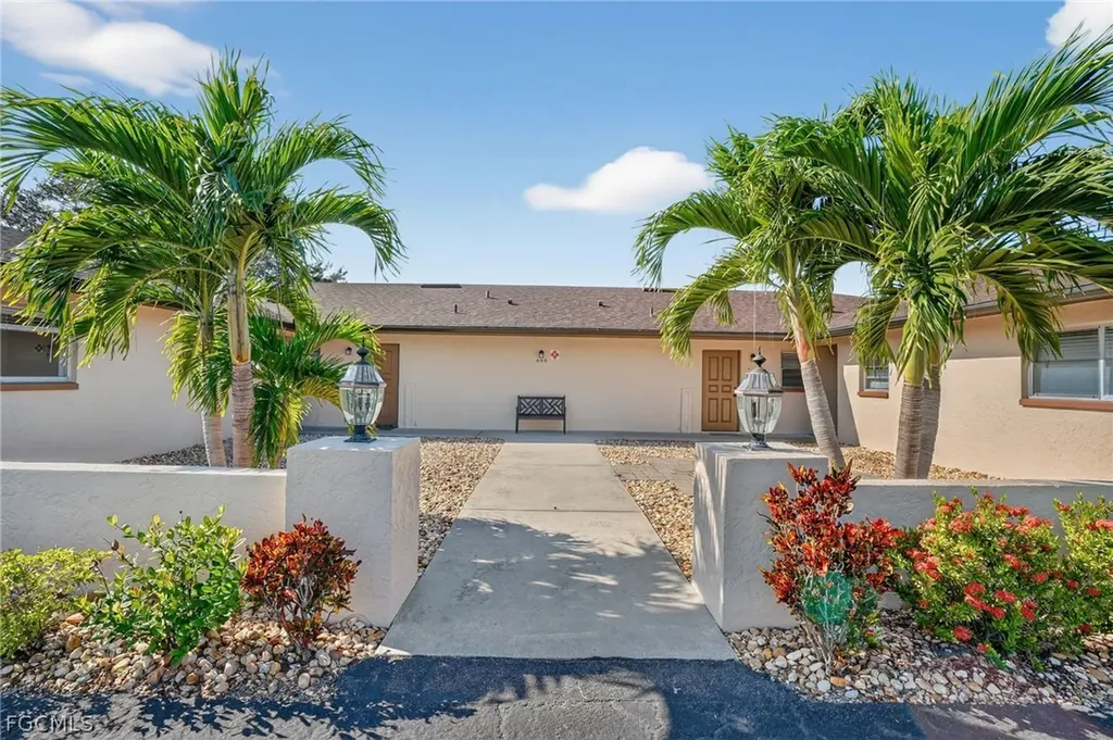 630-636 SE 13th Place Cape Coral FL 33990
