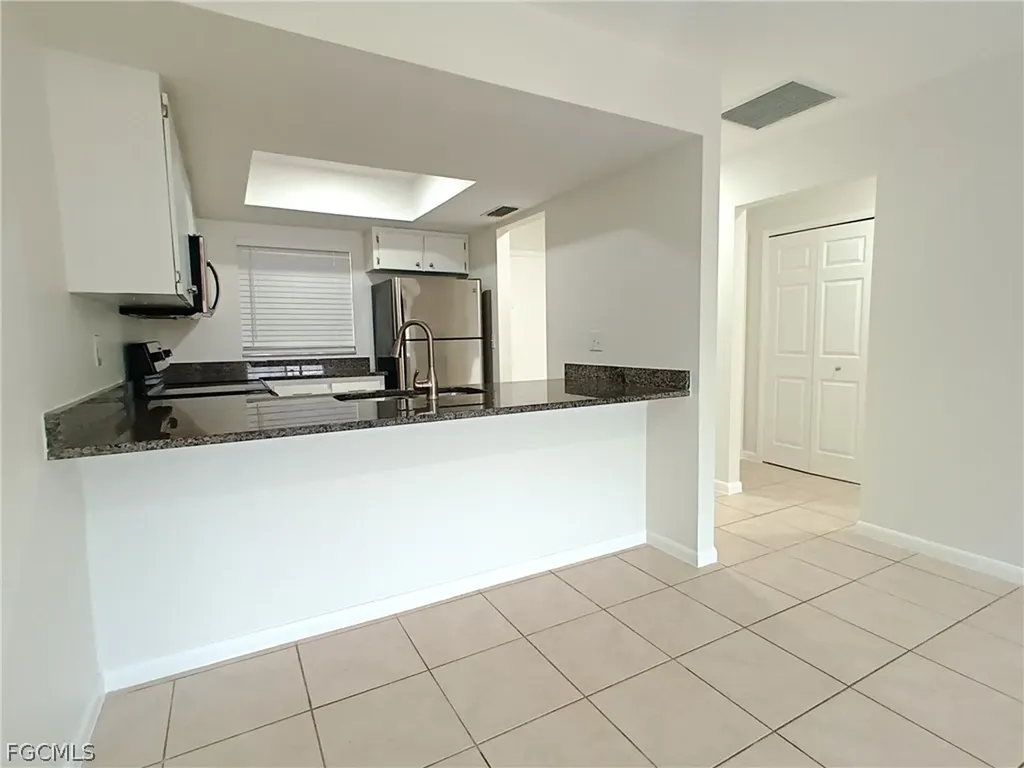 630-636 SE 13th Place Cape Coral FL 33990