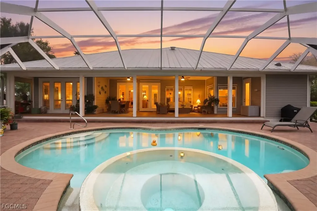 Fort Myers FL, 15614 Caloosa Creek Circle