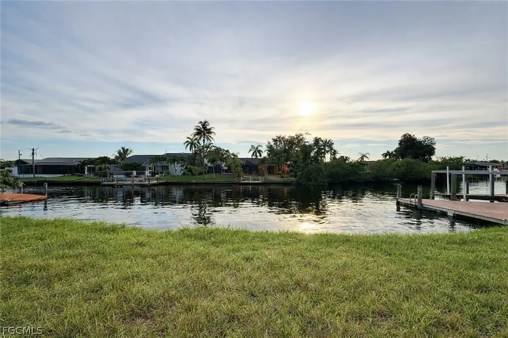 4226 SW 1st Place Cape Coral FL 33914