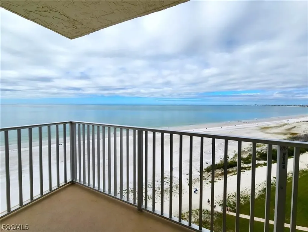 Fort Myers Beach FL, 7360 Estero Boulevard, Unit PH6