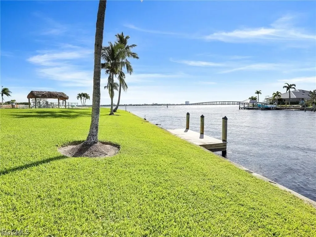 4280 SE 20th Place Cape Coral FL 33904