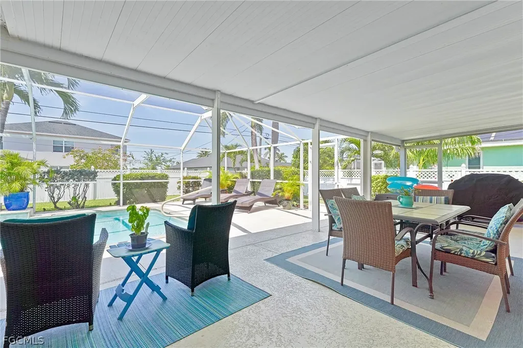 2718 SW 9th Place Cape Coral FL 33914