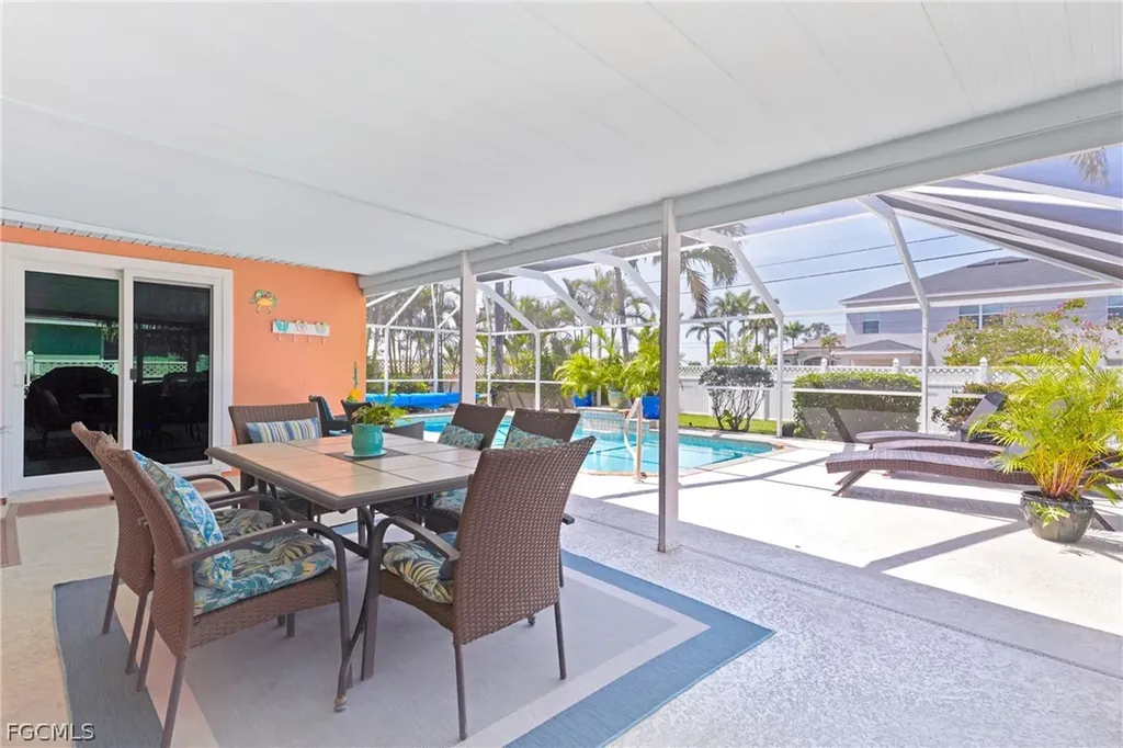 2718 SW 9th Place Cape Coral FL 33914