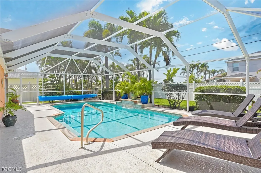 2718 SW 9th Place Cape Coral FL 33914