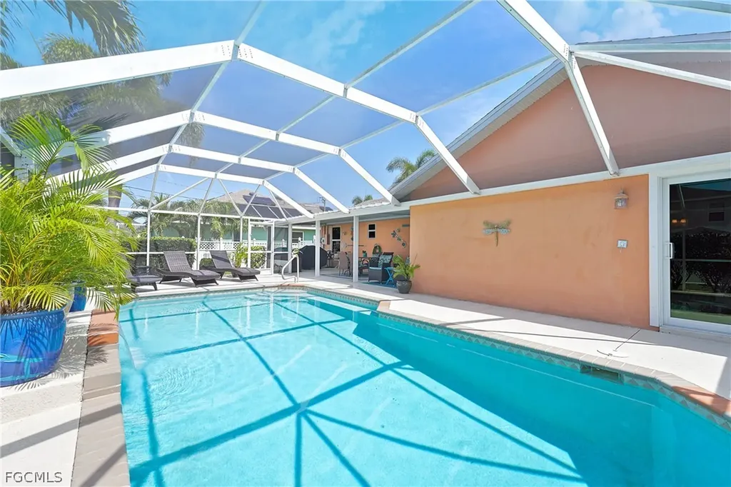 2718 SW 9th Place Cape Coral FL 33914