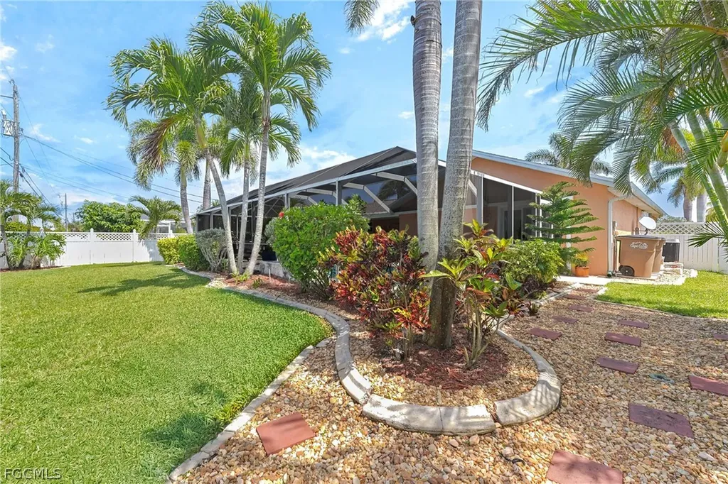 2718 SW 9th Place Cape Coral FL 33914