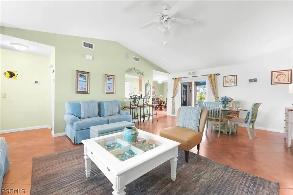 2718 SW 9th Place Cape Coral FL 33914
