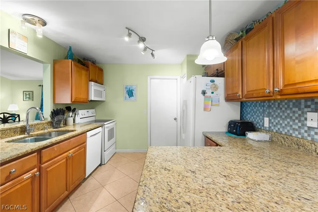 2718 SW 9th Place Cape Coral FL 33914