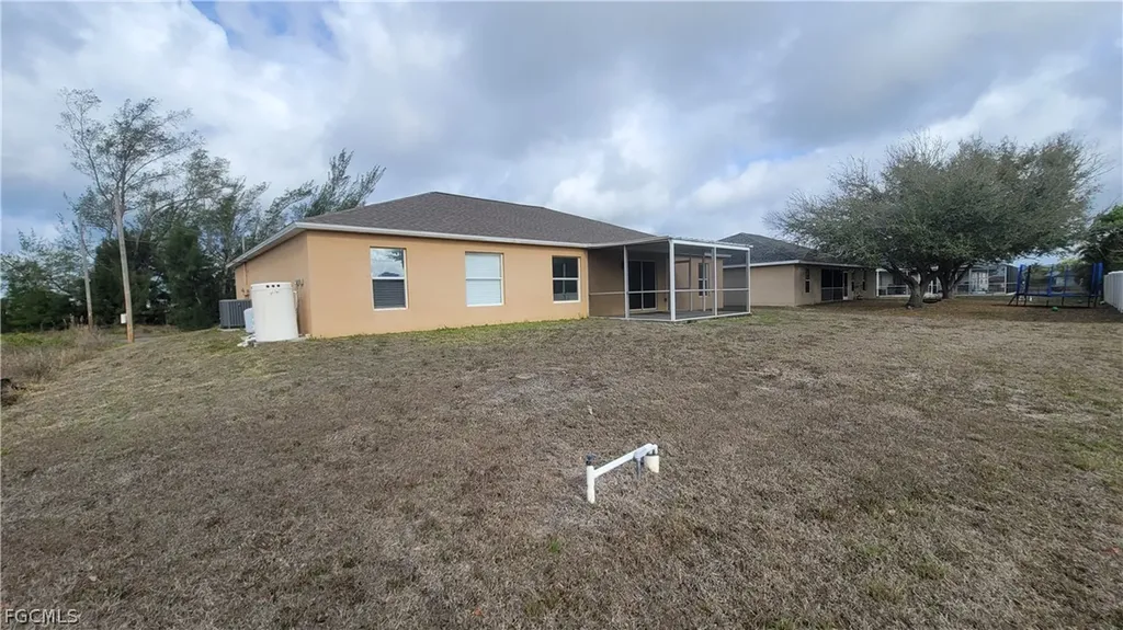 1225 NW 26th Place Cape Coral FL 33993