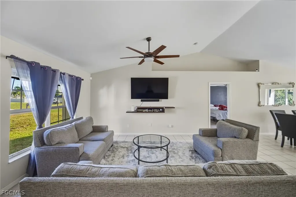 1204 NE 10th Terrace Cape Coral FL 33909
