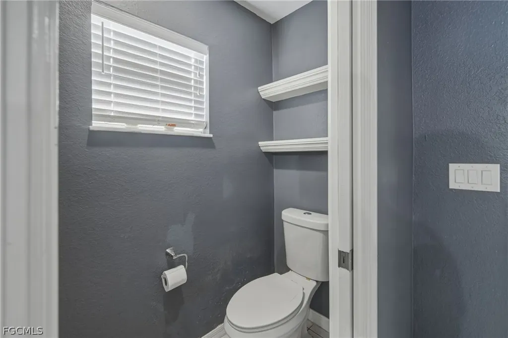 1204 NE 10th Terrace Cape Coral FL 33909