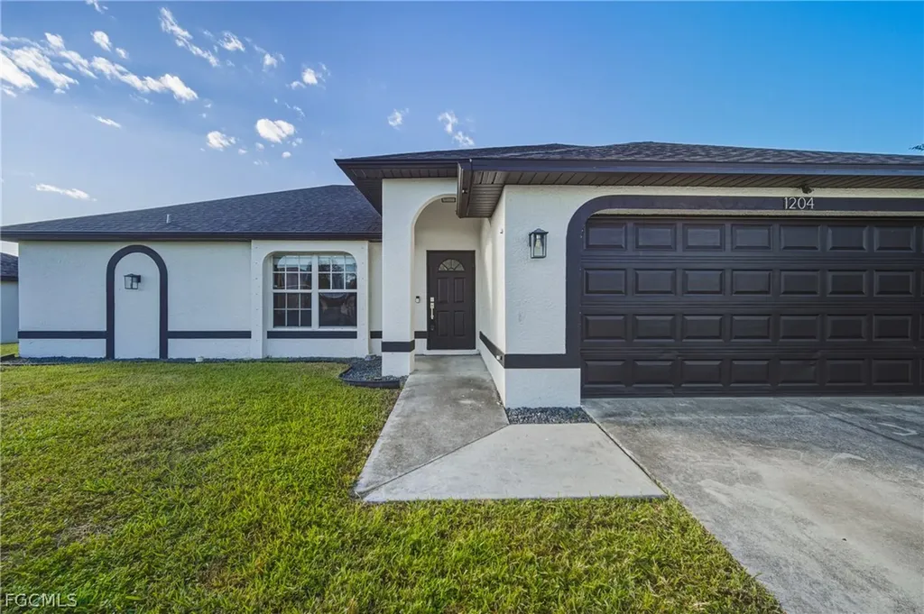 1204 NE 10th Terrace Cape Coral FL 33909