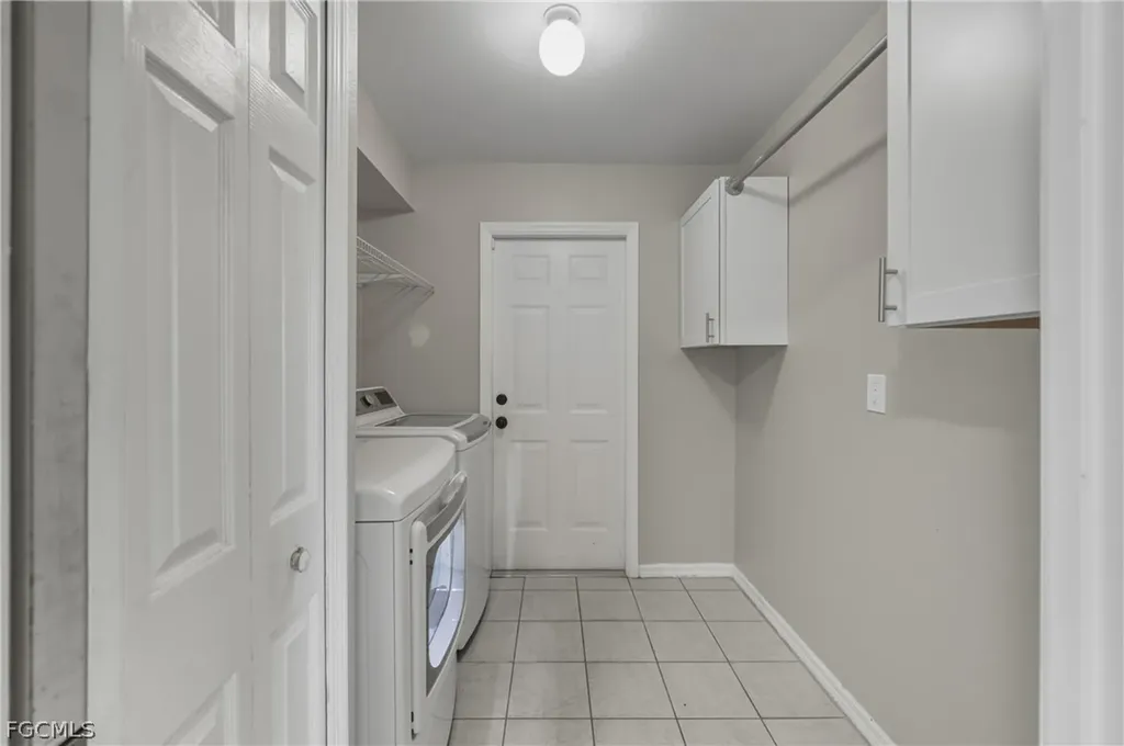 1204 NE 10th Terrace Cape Coral FL 33909