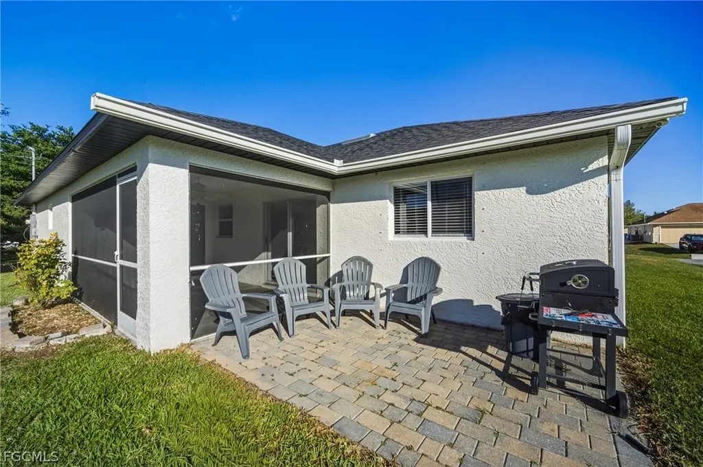 1204 NE 10th Terrace Cape Coral FL 33909
