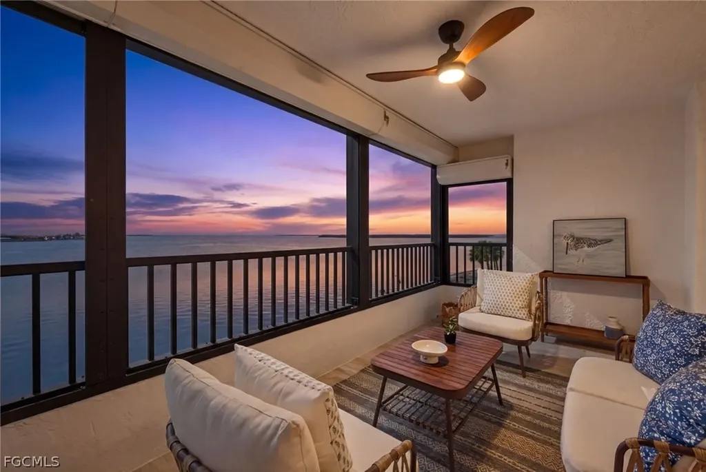 Fort Myers FL, 15011 Punta Rassa Road, Unit 301