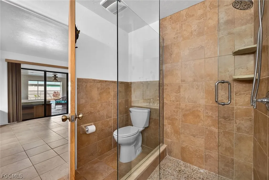 1802 SE 11th Place Cape Coral FL 33990