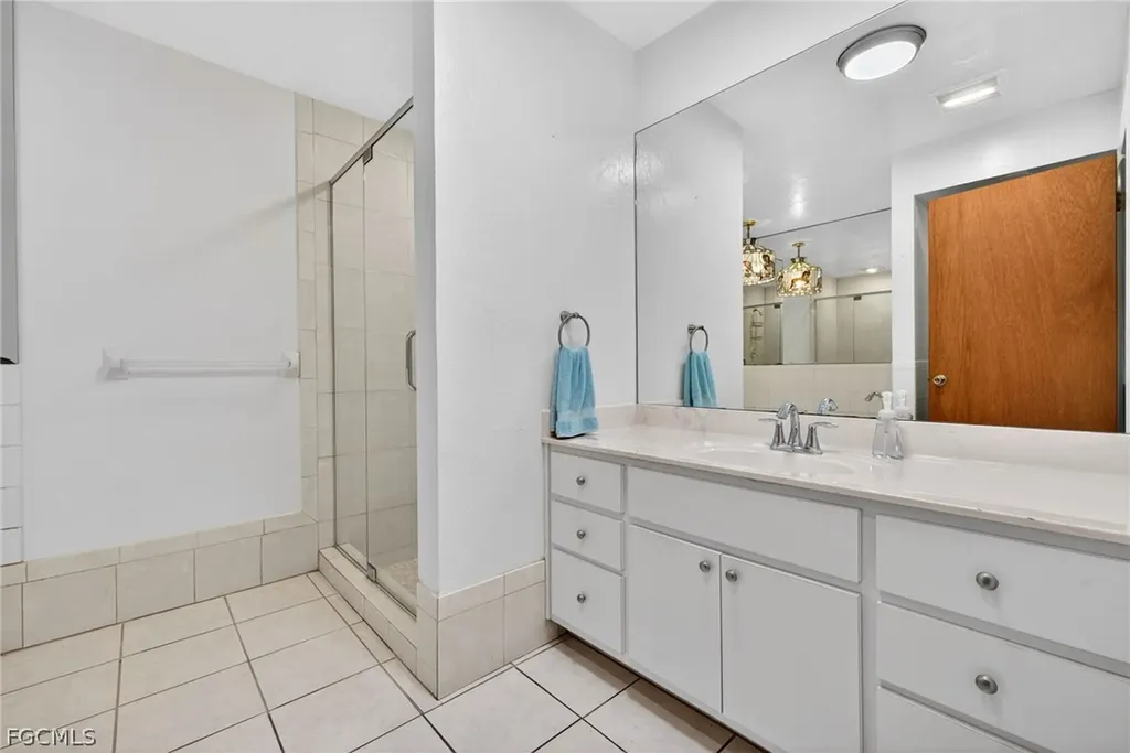 1802 SE 11th Place Cape Coral FL 33990