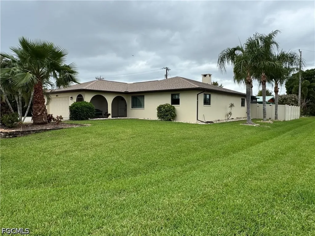 1802 SE 11th Place Cape Coral FL 33990