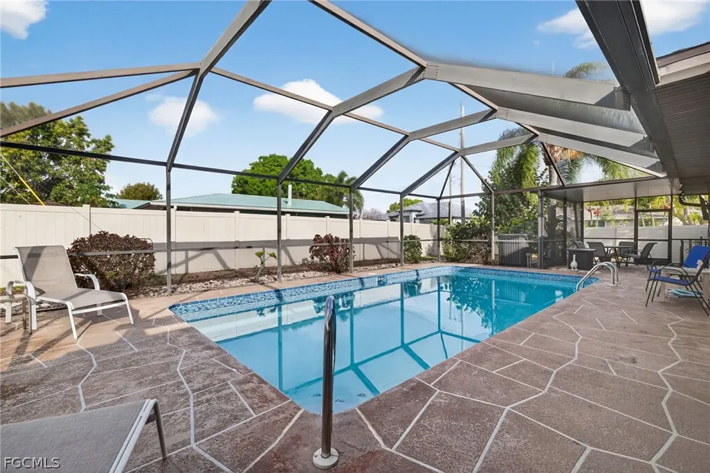 1802 SE 11th Place Cape Coral FL 33990