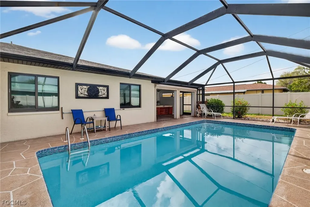 1802 SE 11th Place Cape Coral FL 33990