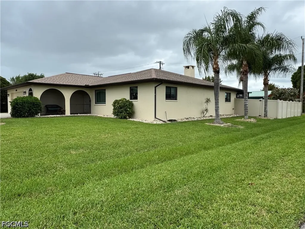 1802 SE 11th Place Cape Coral FL 33990