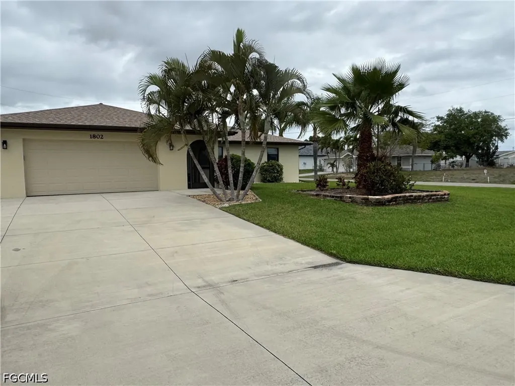 1802 SE 11th Place Cape Coral FL 33990