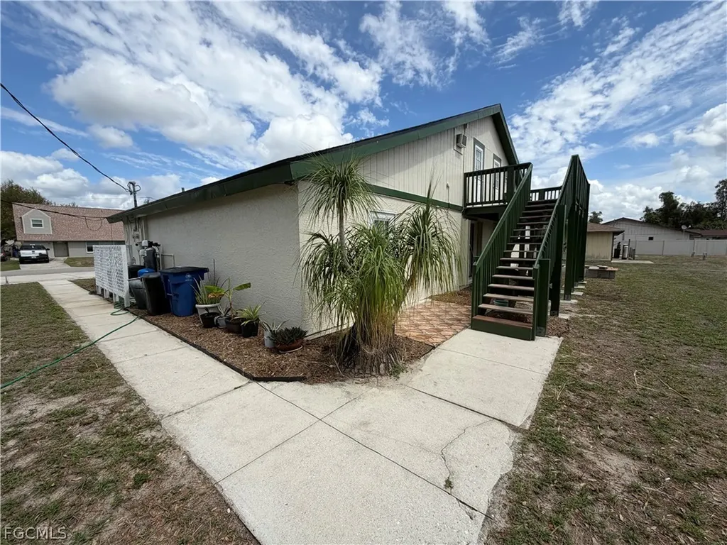 7374 7376 Albany Road Fort Myers FL 33967