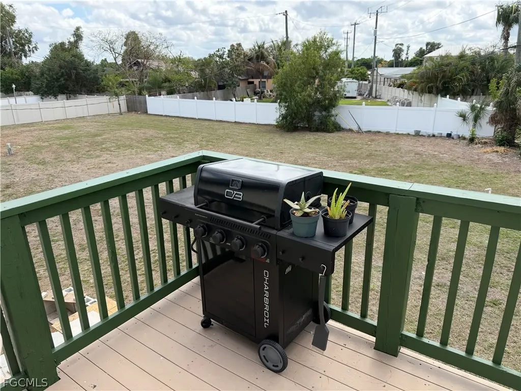7374 7376 Albany Road Fort Myers FL 33967