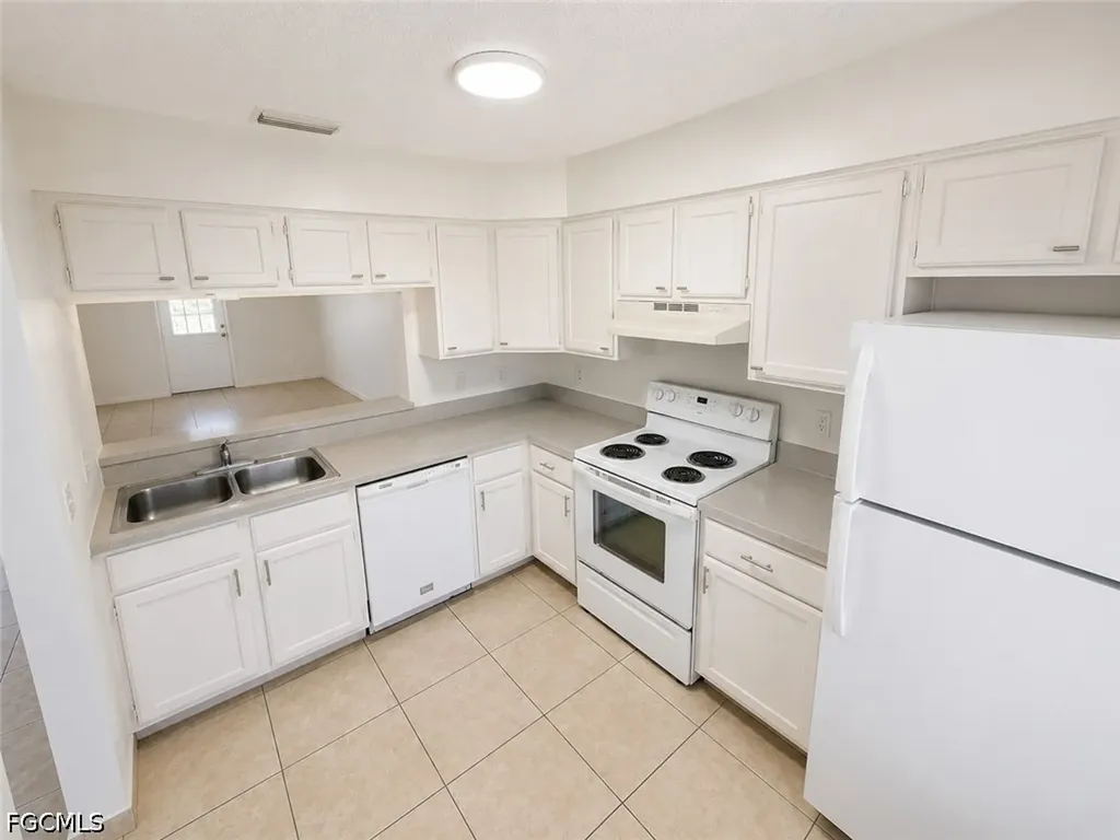 7374 7376 Albany Road Fort Myers FL 33967