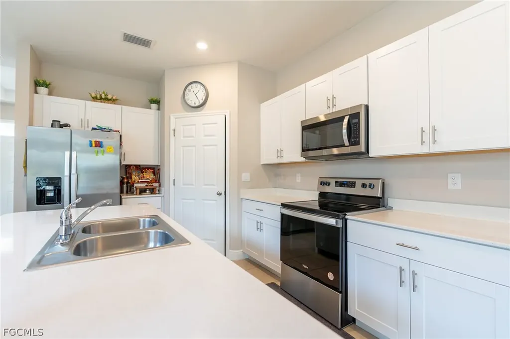 802 Friendship Circle Labelle FL 33935