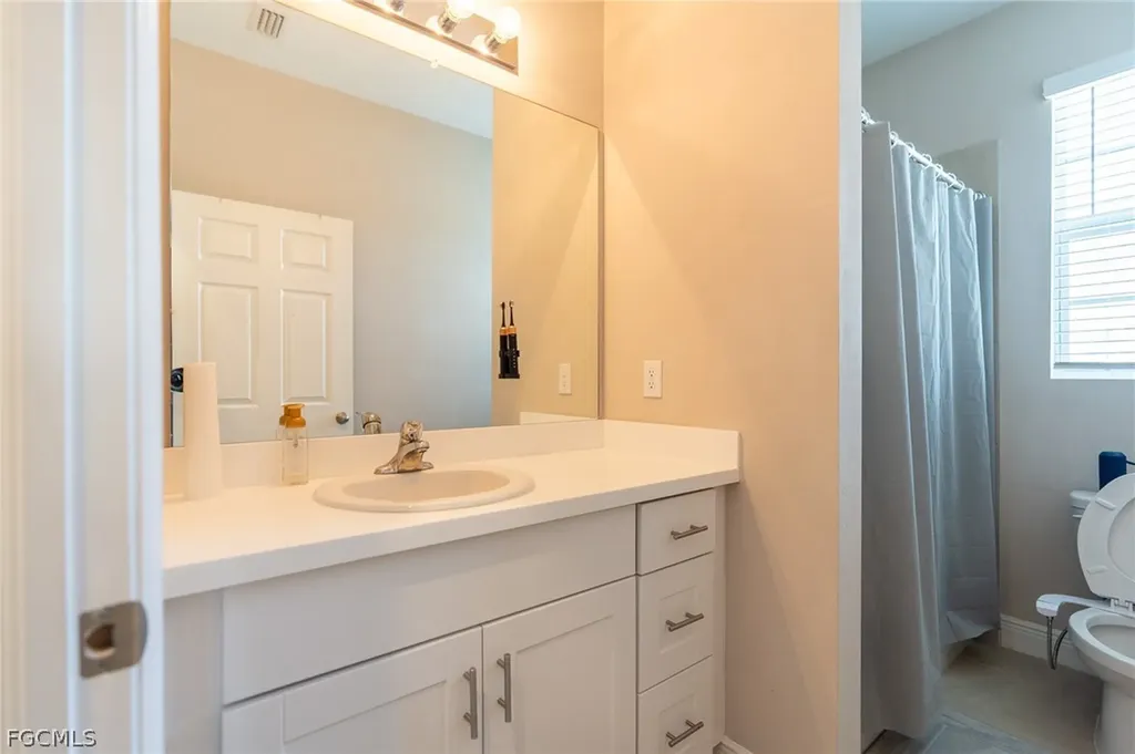 802 Friendship Circle Labelle FL 33935