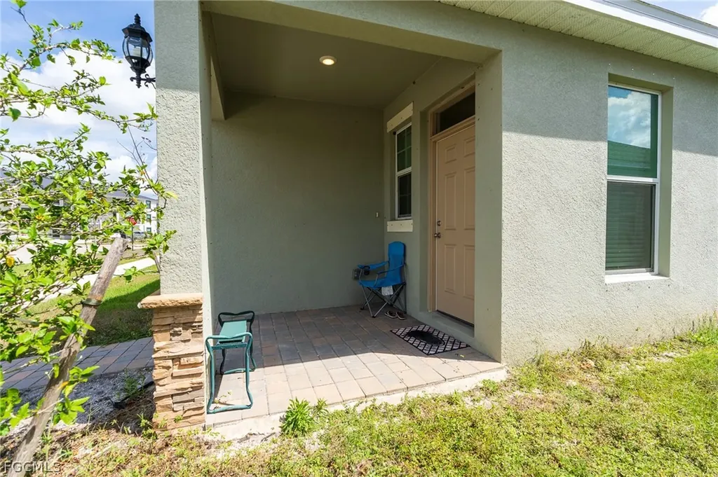 802 Friendship Circle Labelle FL 33935