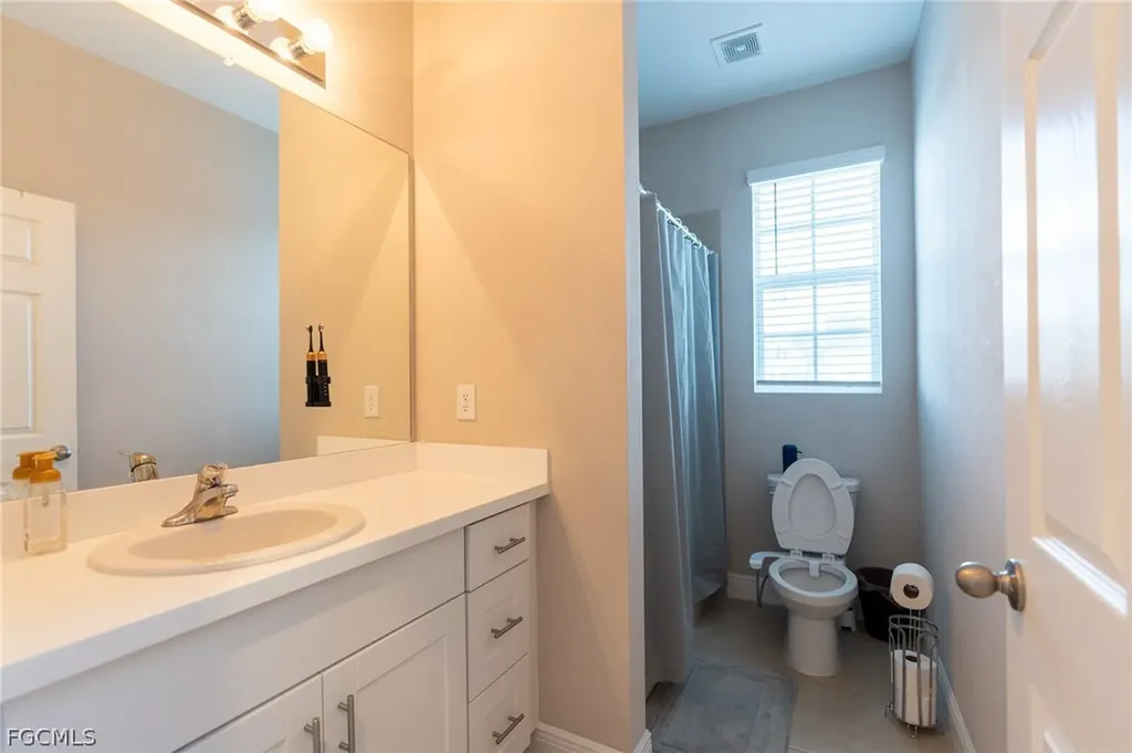 802 Friendship Circle Labelle FL 33935