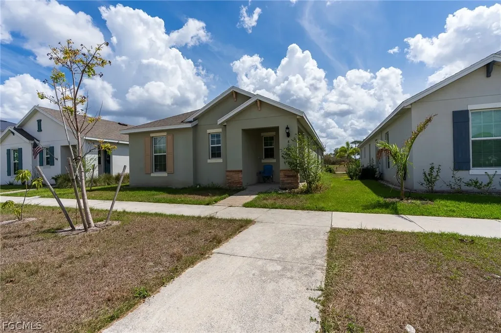 802 Friendship Circle Labelle FL 33935