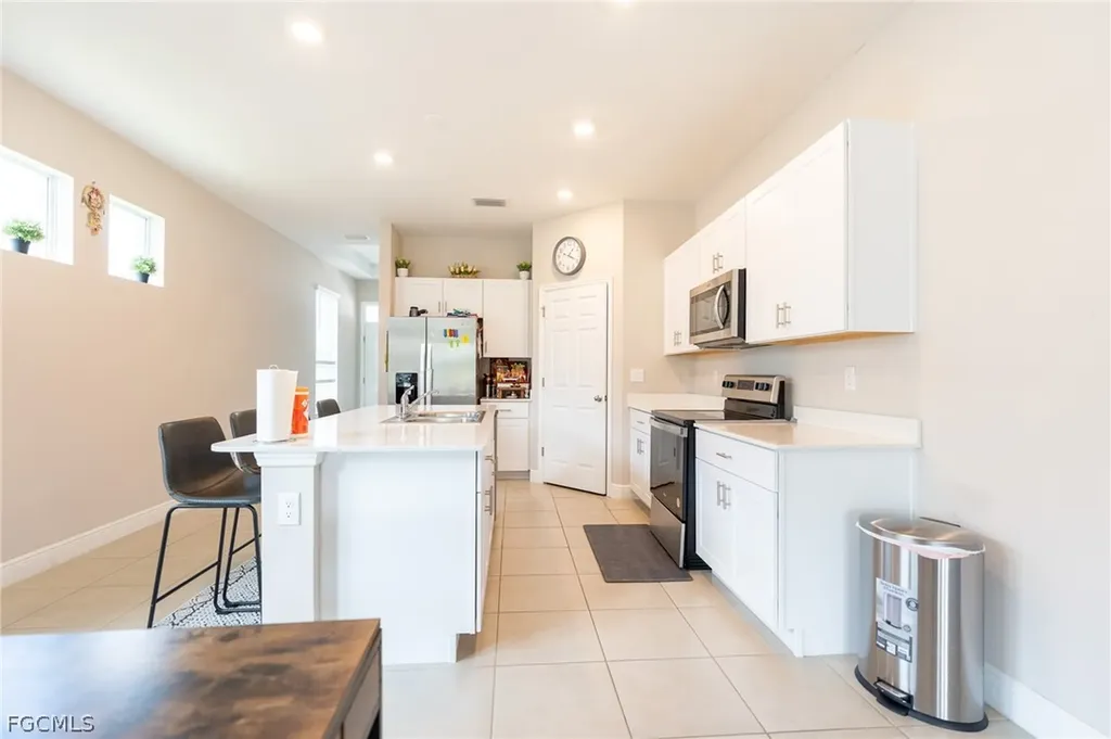 802 Friendship Circle Labelle FL 33935