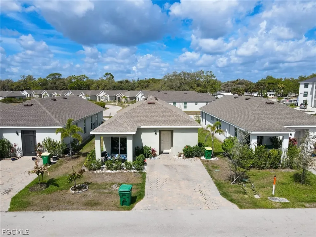 802 Friendship Circle Labelle FL 33935