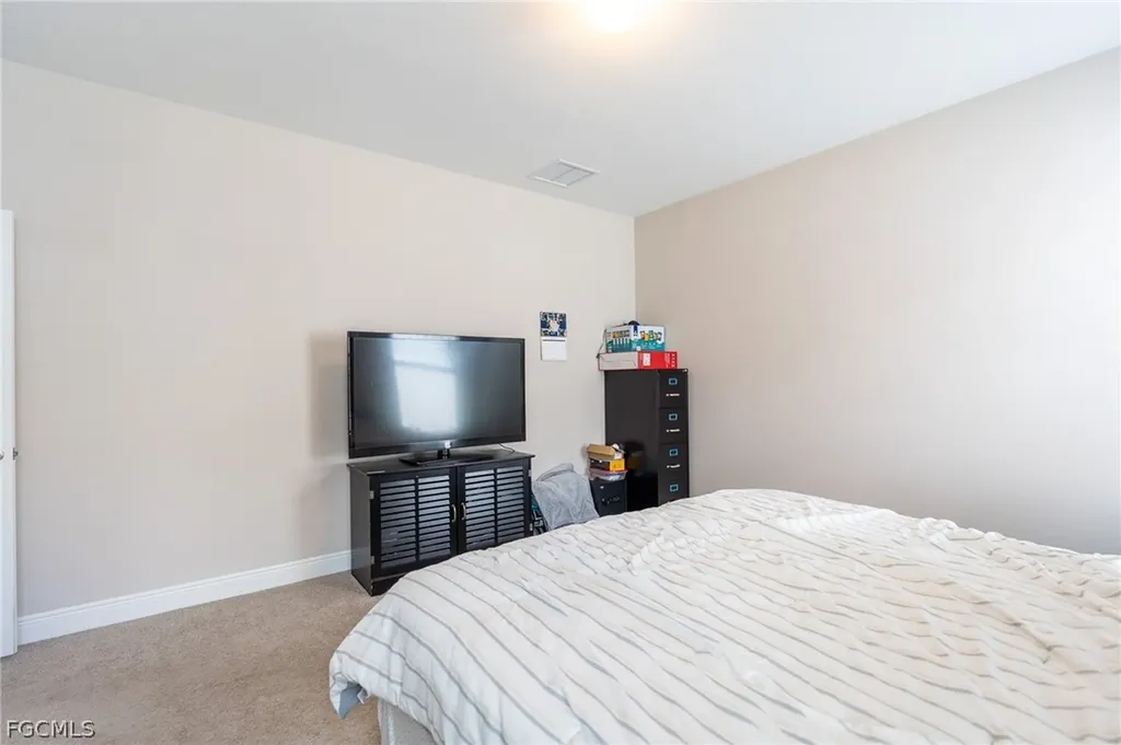 802 Friendship Circle Labelle FL 33935
