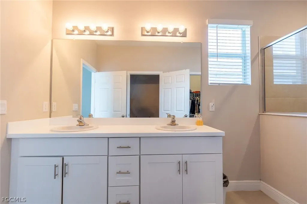 802 Friendship Circle Labelle FL 33935