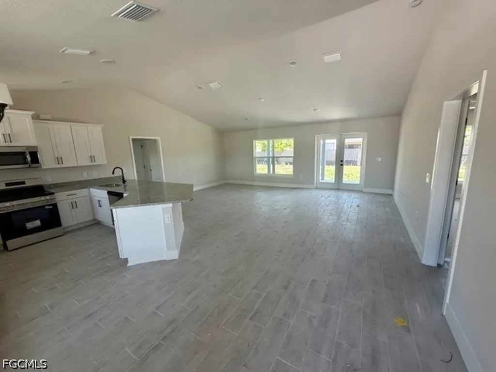 1223 NE 18th Terrace Cape Coral FL 33909