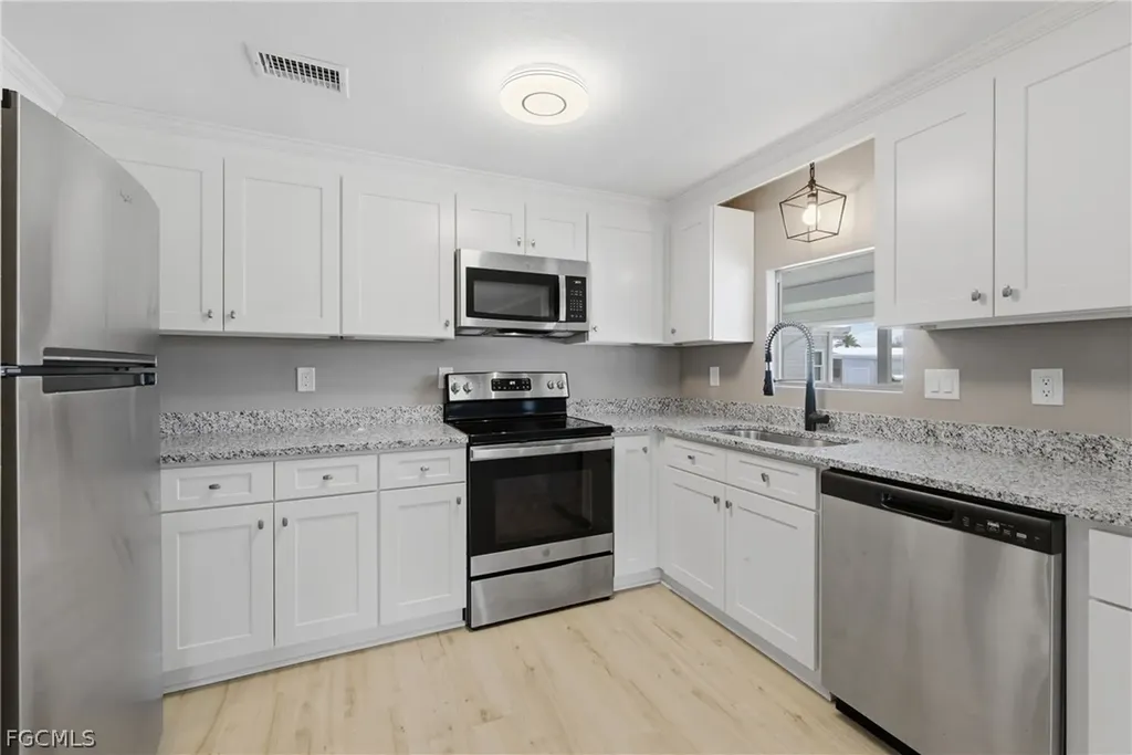 312 Nicklaus Boulevard North Fort Myers FL 33903