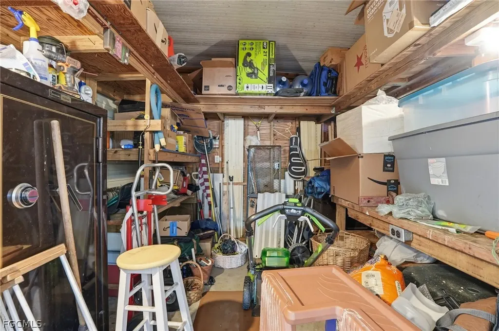 919 Manatee Road Naples FL 34114