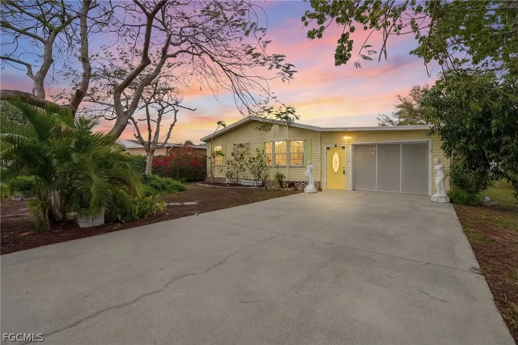 919 Manatee Road Naples FL 34114