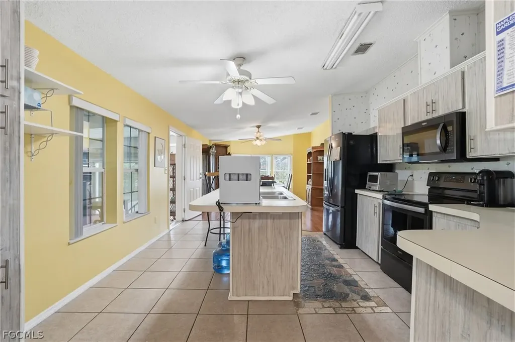 919 Manatee Road Naples FL 34114