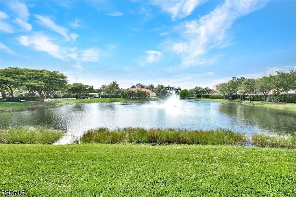 8270 Pathfinder Loop Fort Myers FL 33919