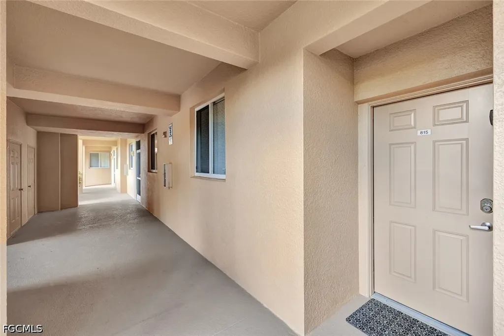 8270 Pathfinder Loop Fort Myers FL 33919